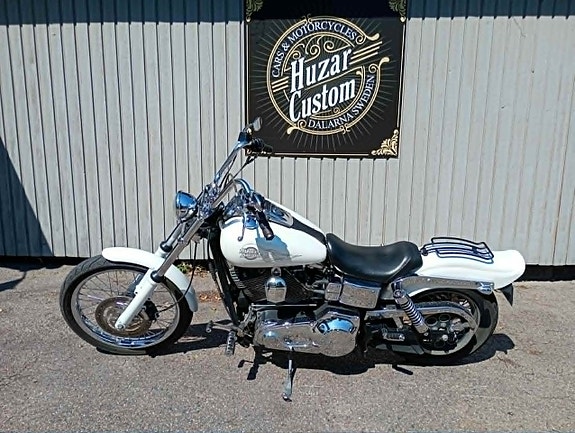 Harley-Davidson Wide Glide FXDWG 4 of 8