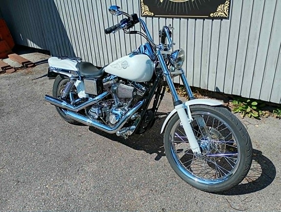 Harley-Davidson Wide Glide FXDWG 2 of 8