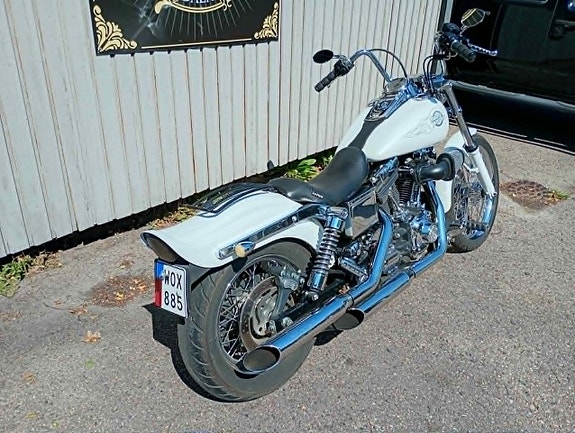 Harley-Davidson Wide Glide FXDWG 3 of 8