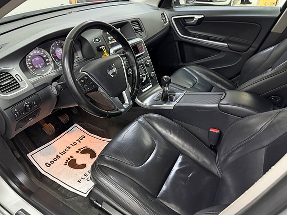 Volvo V60 12 of 12