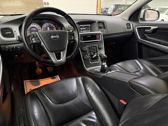 Volvo V60 8 of 12