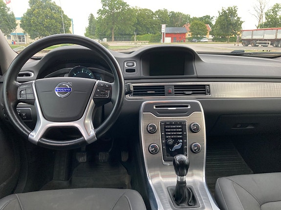 Volvo XC70 16 of 22