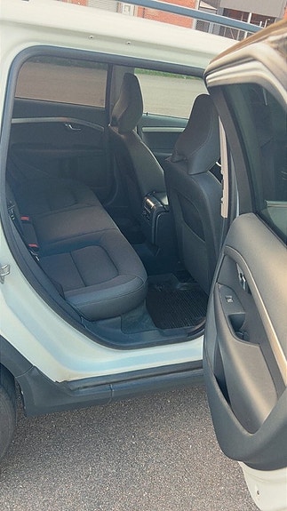 Volvo XC70 6 of 8