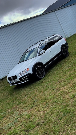 Volvo XC70 2 of 8