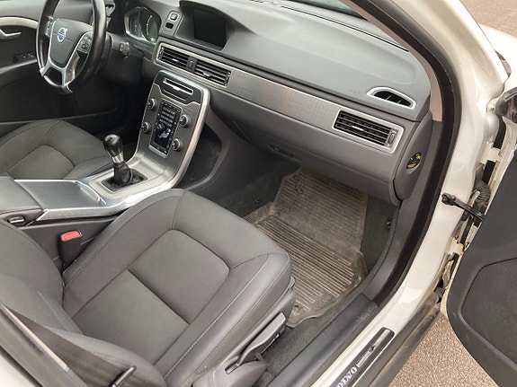 Volvo XC70 18 of 22