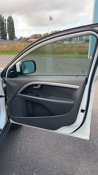 Volvo XC70 7 of 8