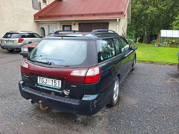 Subaru Legacy 3 of 10