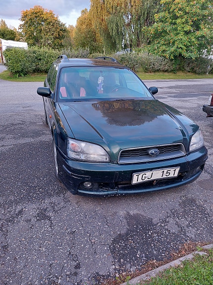 Subaru Legacy 2 of 10