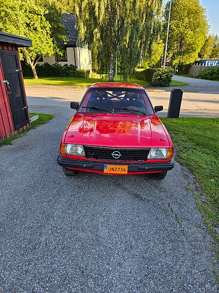 Opel Ascona 2 of 10