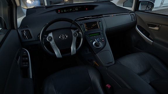 Toyota Prius 11 of 21
