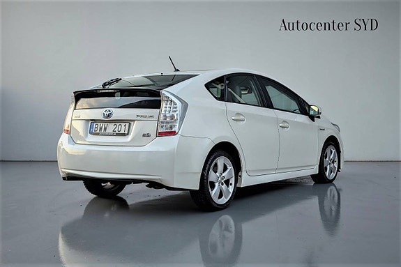 Toyota Prius 3 of 21