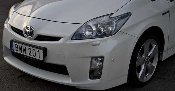 Toyota Prius 6 of 21