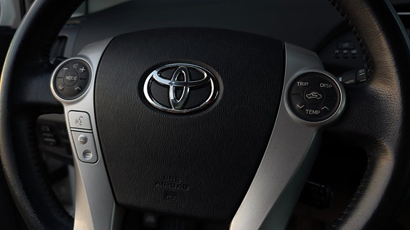 Toyota Prius 12 of 21