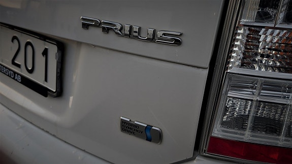 Toyota Prius 7 of 21