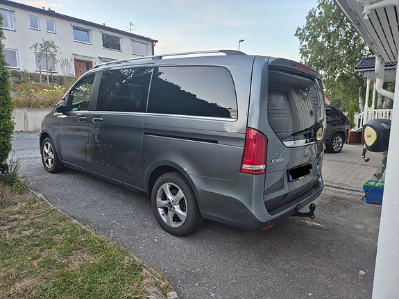 Mercedes-Benz V300 d 4 of 4