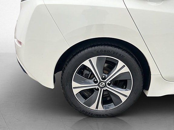 Nissan Leaf 29 of 30