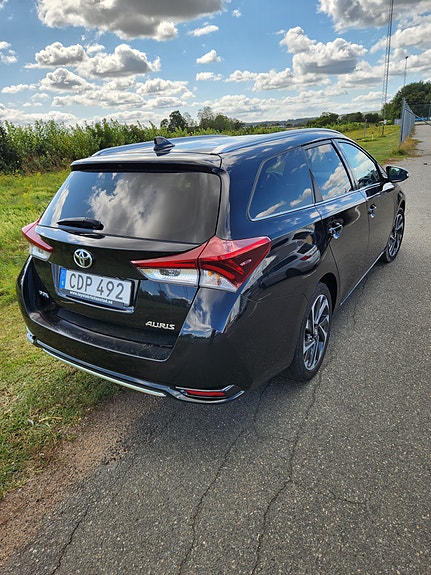 Toyota Auris 3 of 7