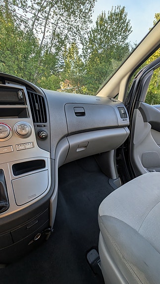 Hyundai H-1 12 of 12