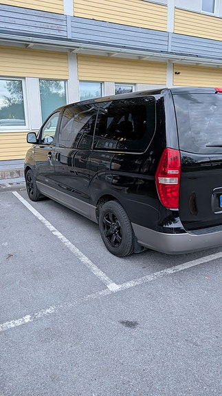 Hyundai H-1 5 of 12