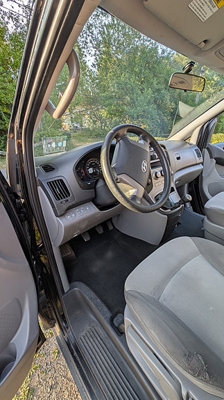 Hyundai H-1 10 of 12