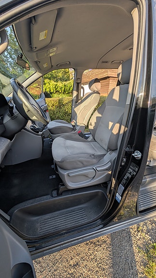 Hyundai H-1 9 of 12