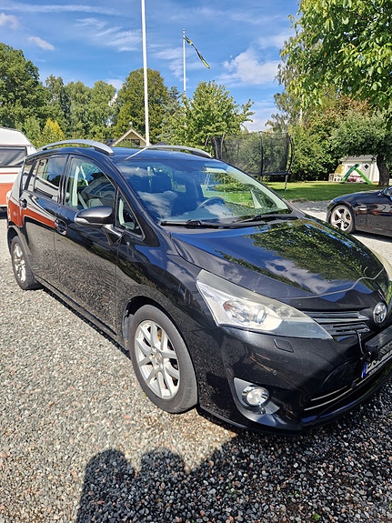 Toyota Verso 2 of 7