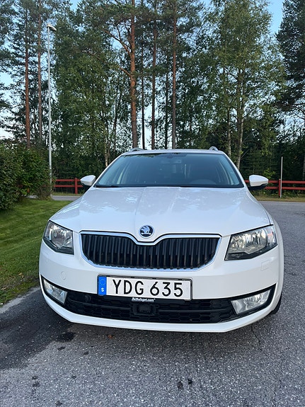 Skoda Octavia 2 of 7