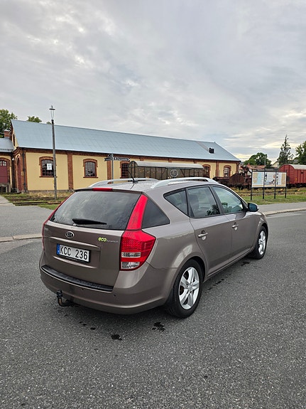 Kia Ceed 6 of 10