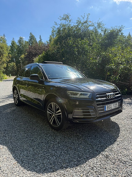 Audi Q5 2 of 6