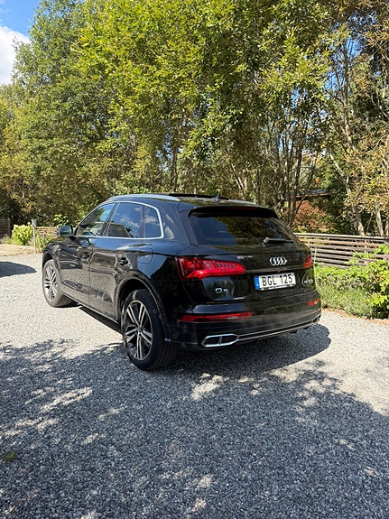 Audi Q5 4 of 6
