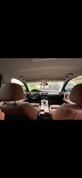 BMW 325d 3 of 4