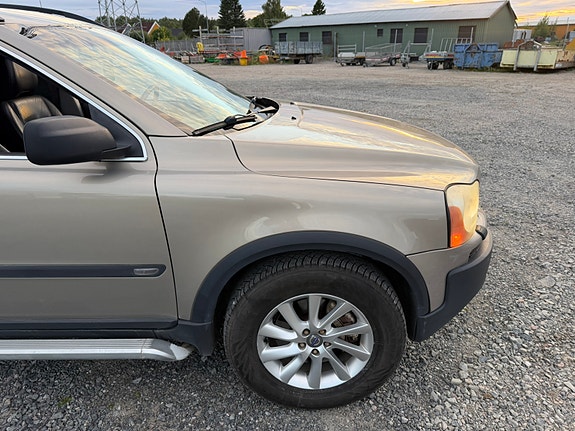 Volvo XC90 22 of 30
