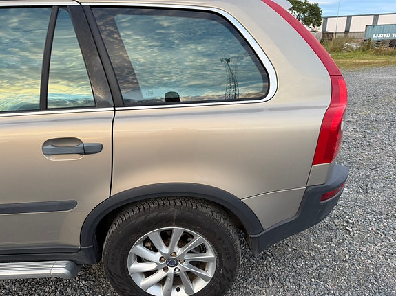 Volvo XC90 17 of 30