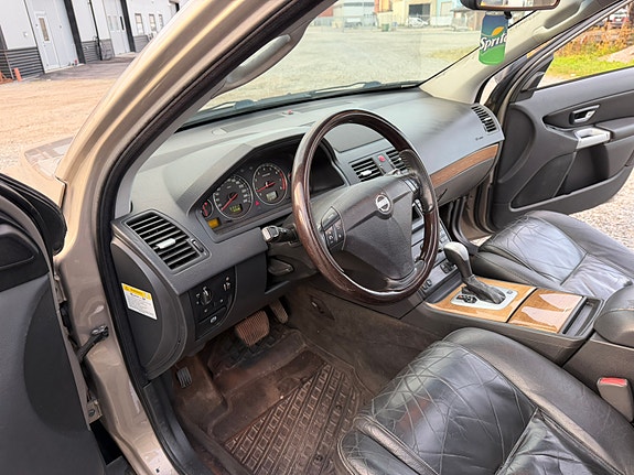 Volvo XC90 27 of 30