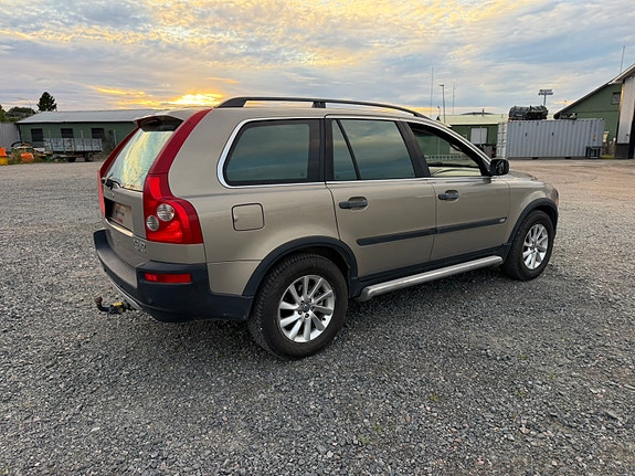 Volvo XC90 4 of 30