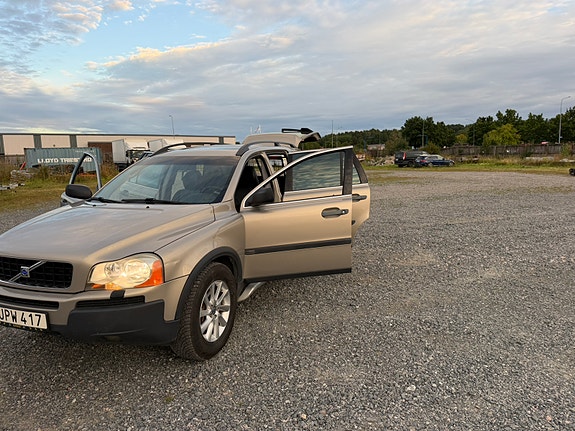 Volvo XC90 7 of 30