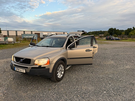 Volvo XC90 8 of 30