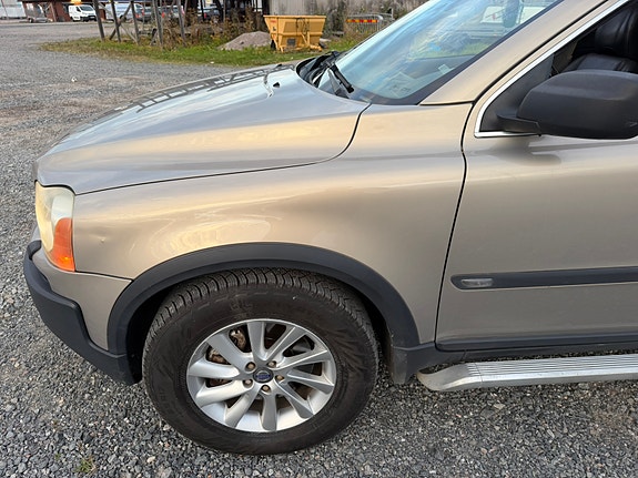 Volvo XC90 14 of 30