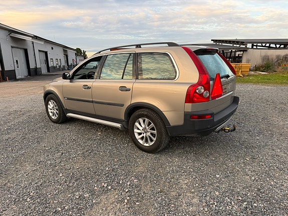 Volvo XC90 3 of 30