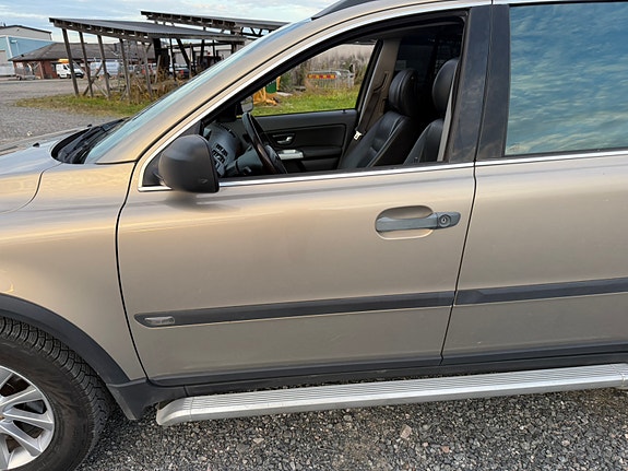 Volvo XC90 15 of 30
