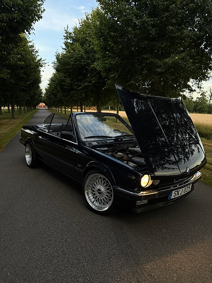 BMW 325i 12 of 14