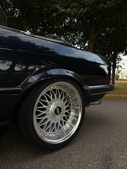 BMW 325i 14 of 14