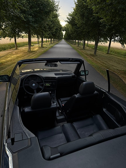 BMW 325i 8 of 14