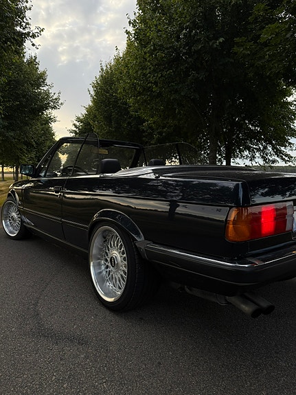 BMW 325i 7 of 14