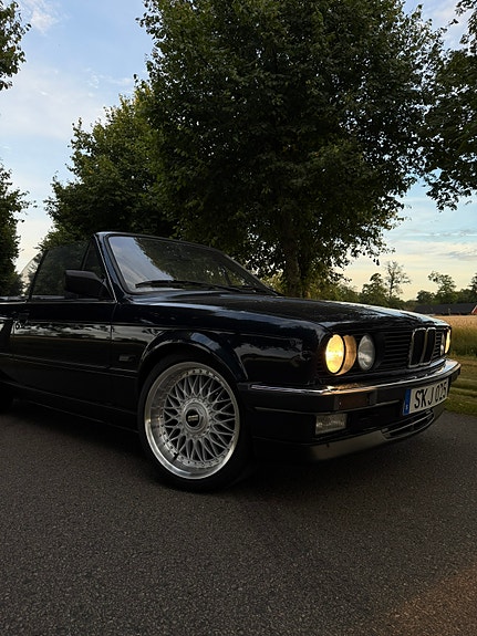 BMW 325i 4 of 14