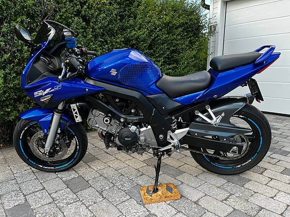 Suzuki SV650S 2 of 9