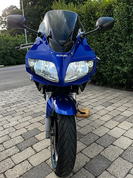 Suzuki SV650S 6 of 9