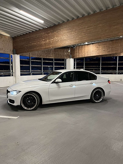 BMW 318d 2 of 6