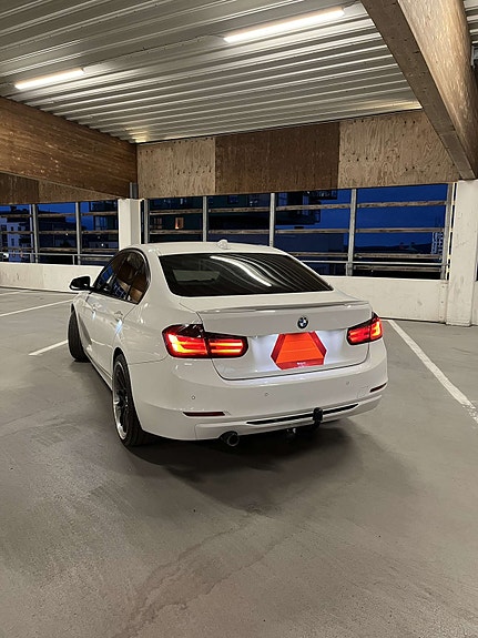 BMW 318d 3 of 6
