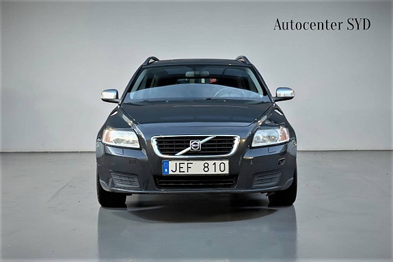 Volvo V50 2 of 16